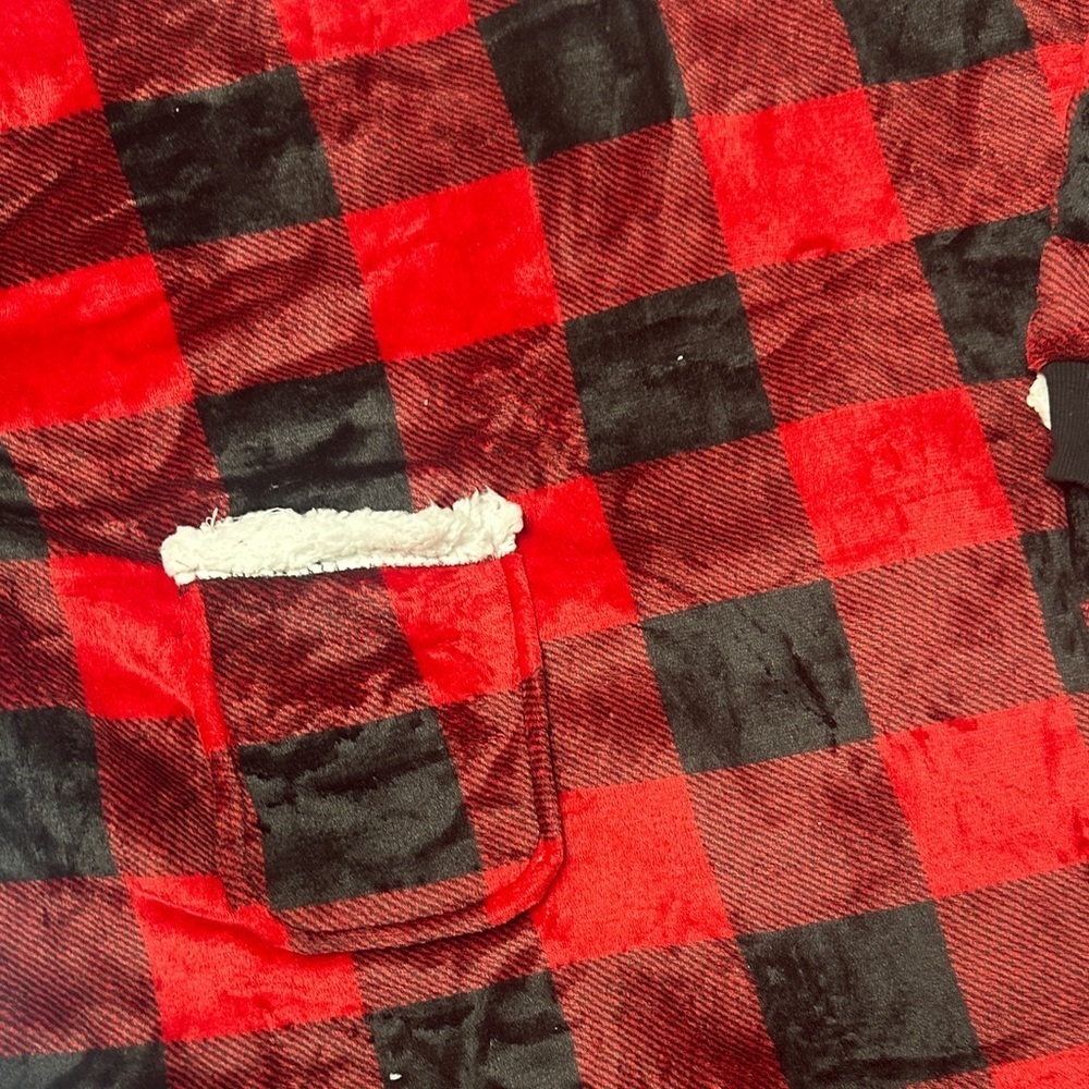 SHEIN Red and Black Plaid Hooded Robe - Picture 7 of 8
